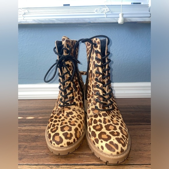 🖤Leopard Booties lace up boots chunky boots ankle boot Dolce Vita block heel - Picture 13 of 14
